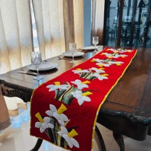 Daffodil Dream - Reversible Table Runner